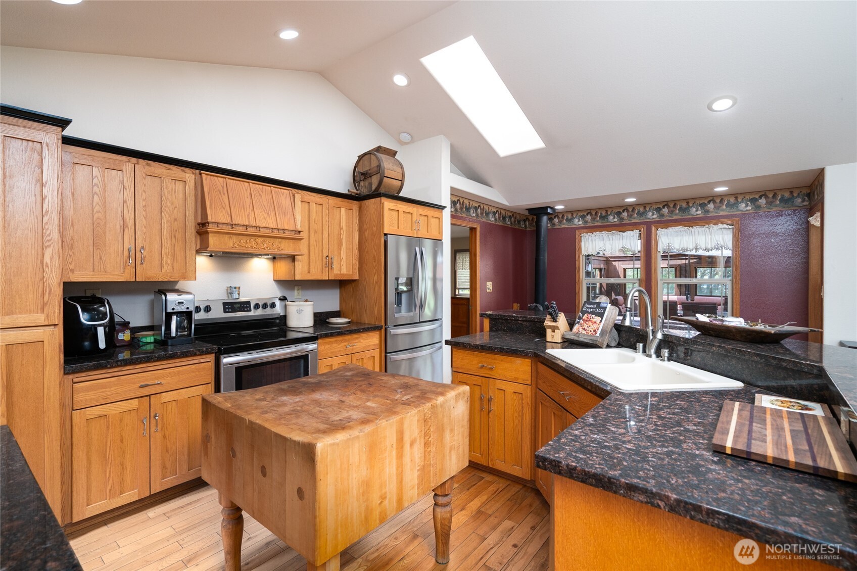 7492 Russell Road , Concrete, WA 98237