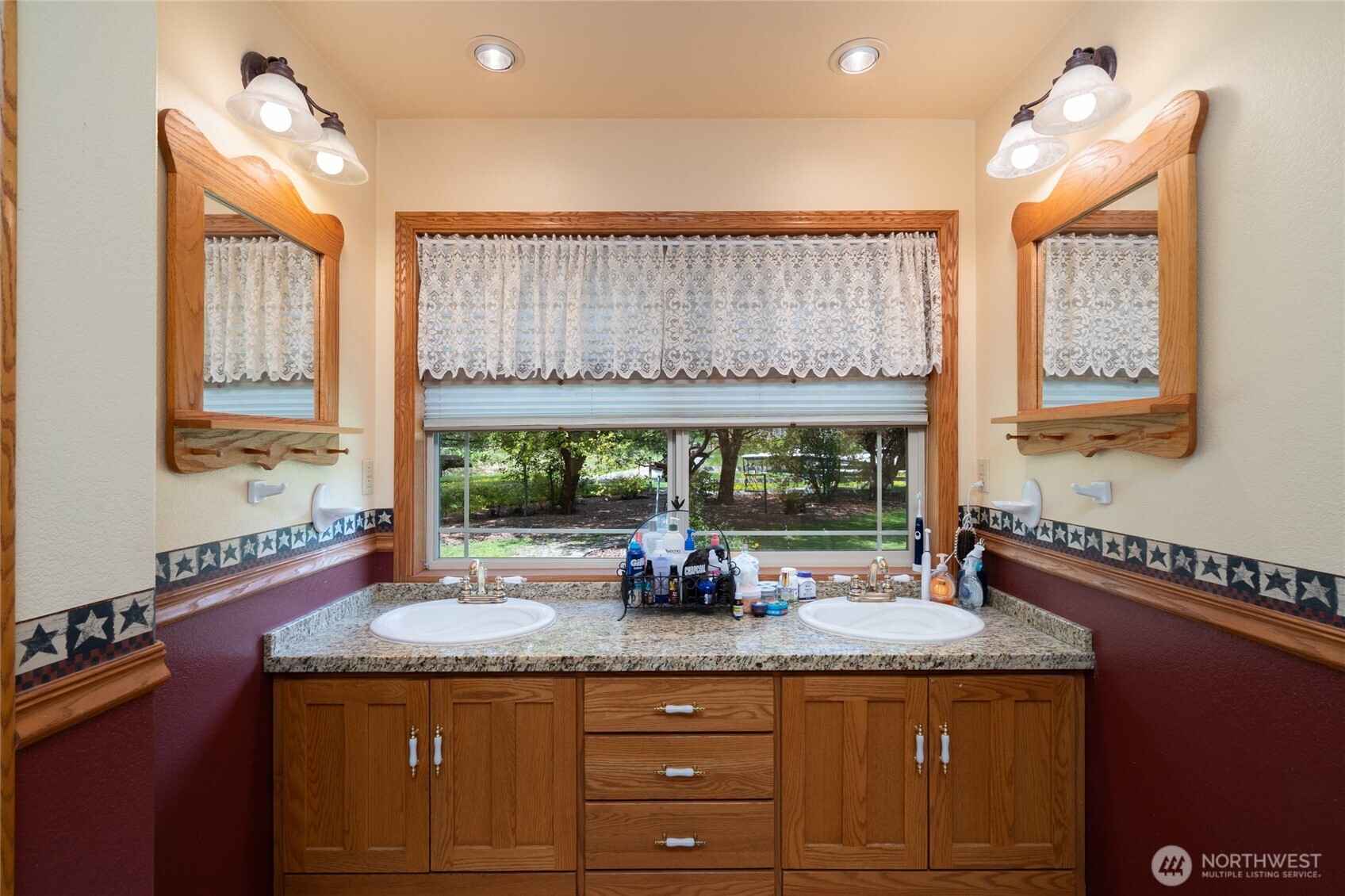 7492 Russell Road , Concrete, WA 98237