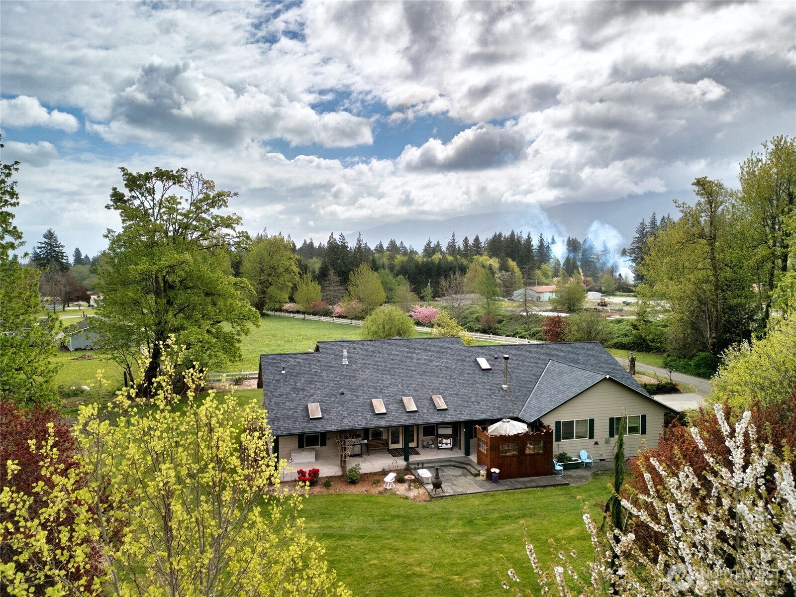 7492 Russell Road , Concrete, WA 98237