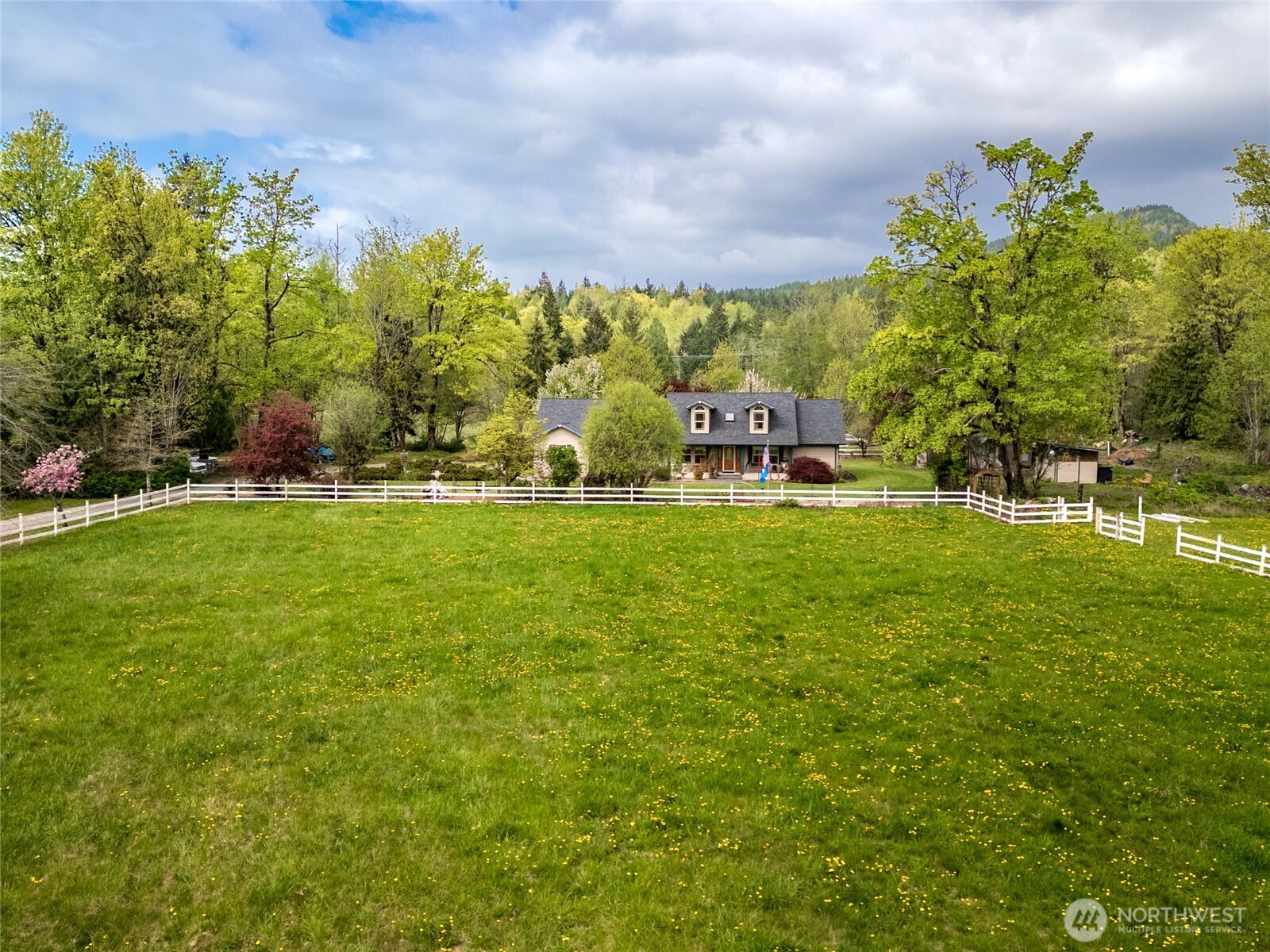 7492 Russell Road , Concrete, WA 98237