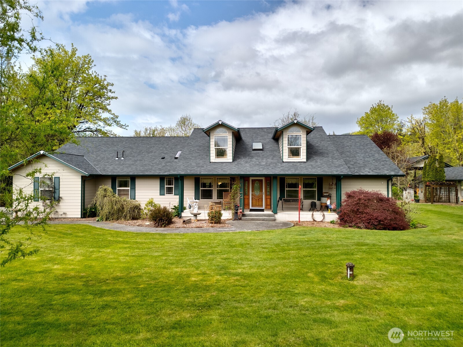 7492 Russell Road , Concrete, WA 98237
