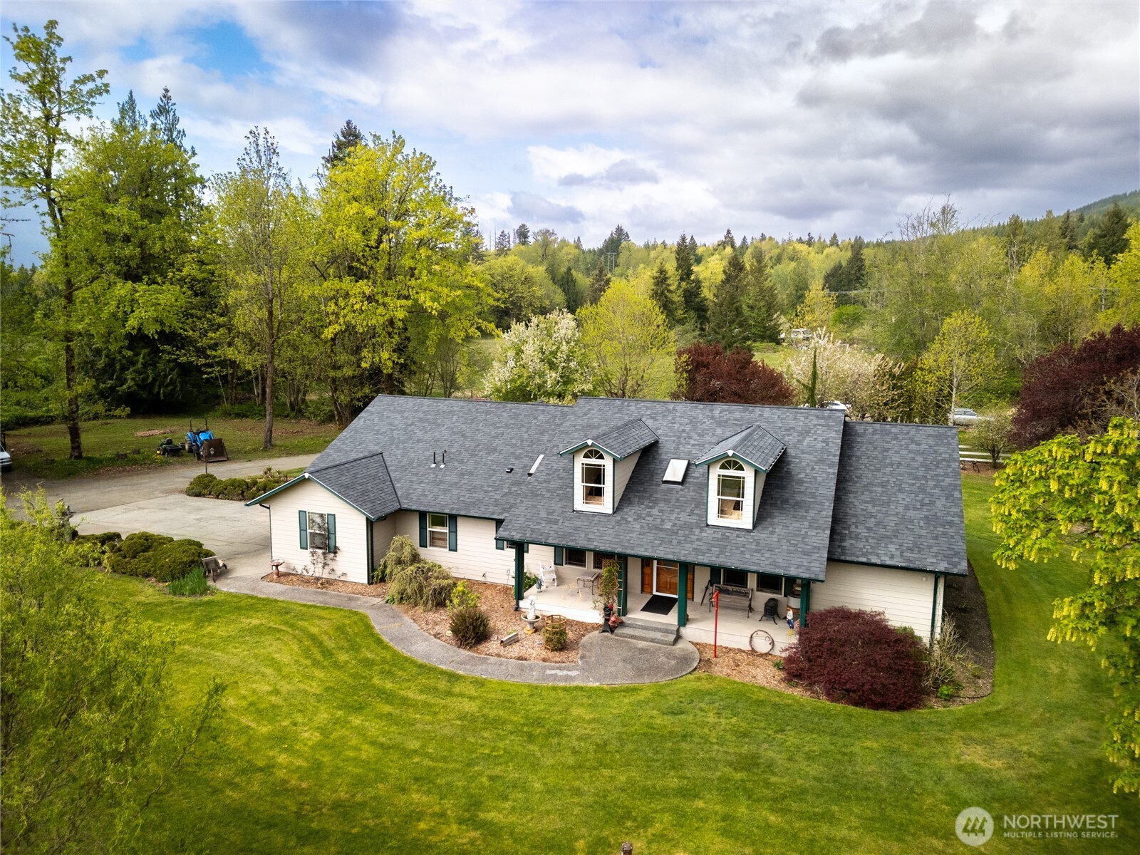 7492 Russell Road , Concrete, WA 98237