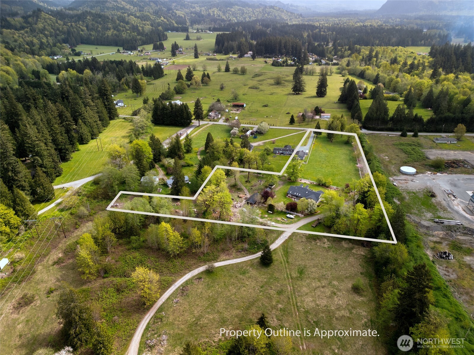 7492 Russell Road , Concrete, WA 98237