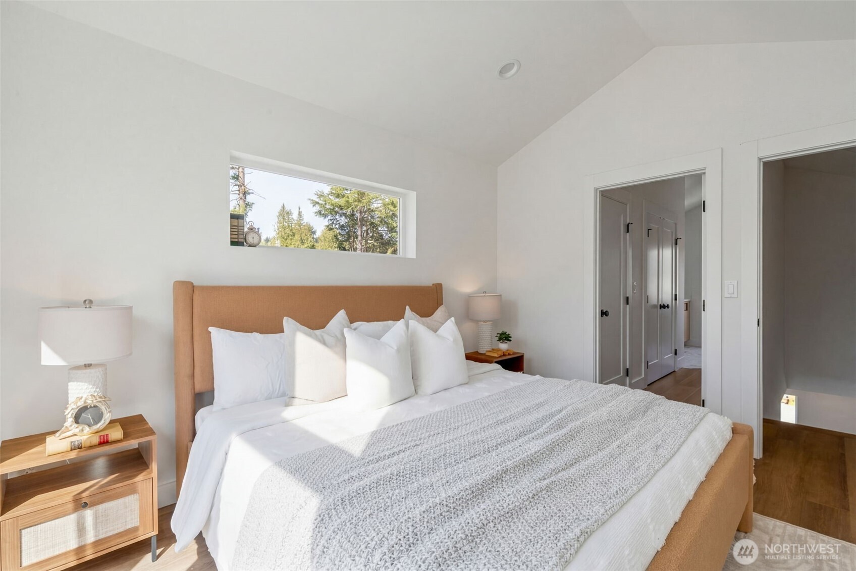 11011 Goodwin Way NE #B, Seattle, WA 98125
