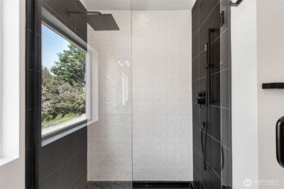 11011 Goodwin Way NE #B, Seattle, WA 98125 - Photo 17