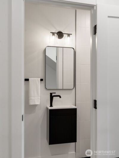 11011 Goodwin Way NE #B, Seattle, WA 98125 - Photo 22