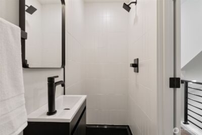 11011 Goodwin Way NE #B, Seattle, WA 98125 - Photo 23