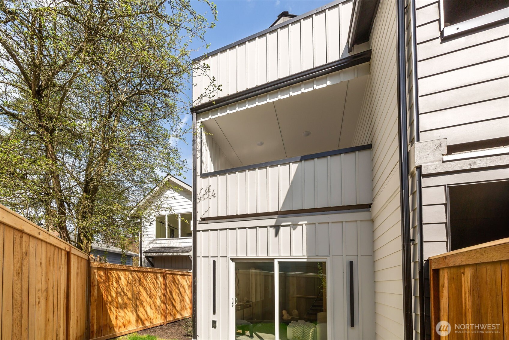11011 Goodwin Way NE #B, Seattle, WA 98125