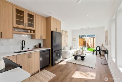 11011 Goodwin Way NE #B, Seattle, WA 98125 - Photo 3