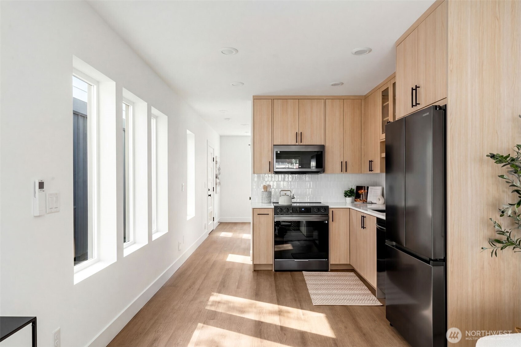 11011 Goodwin Way NE #B, Seattle, WA 98125