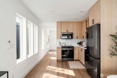 11011 Goodwin Way NE #B, Seattle, WA 98125 - Photo 4