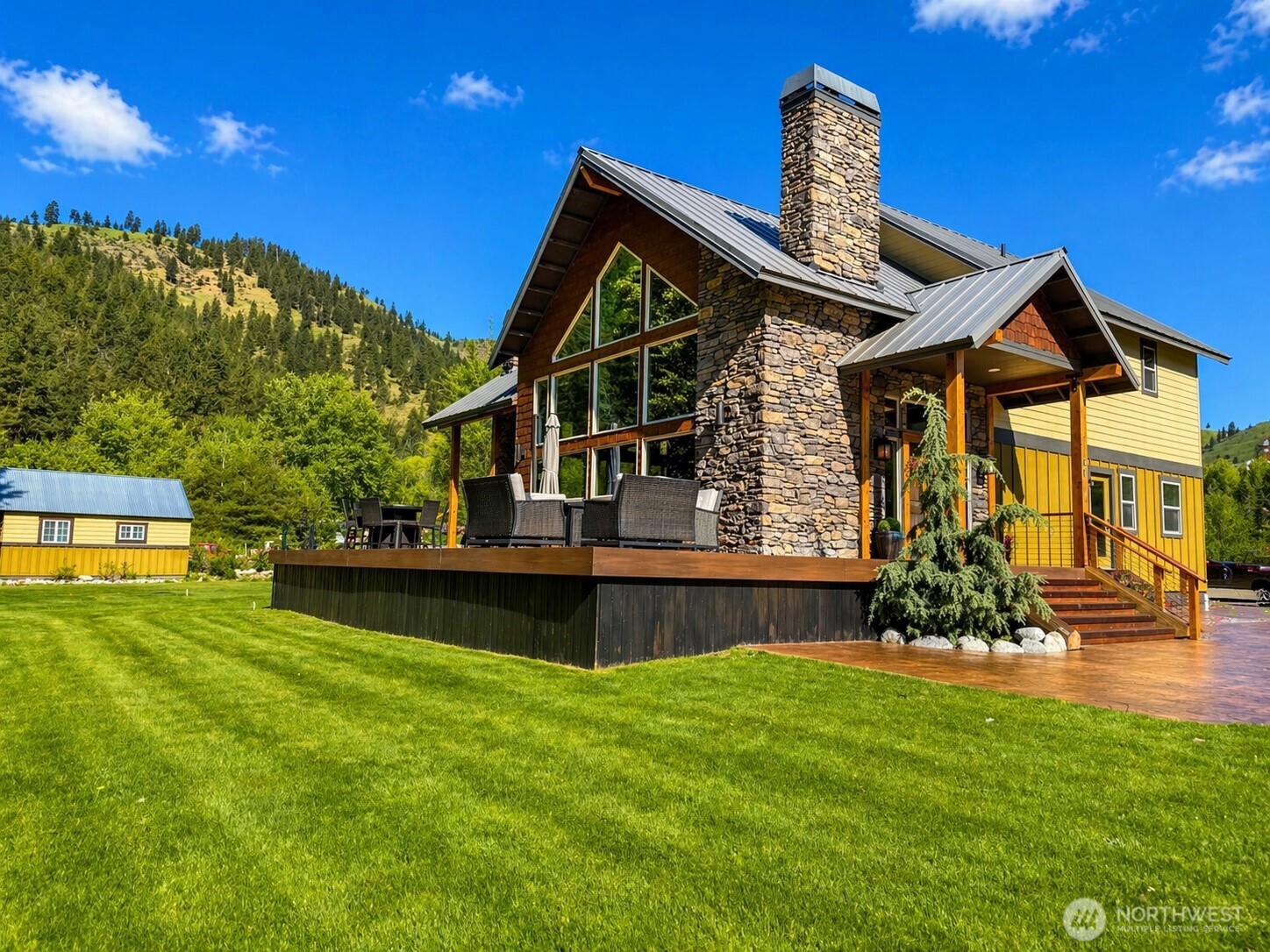 180 Country River Lane , Entiat, WA 98822