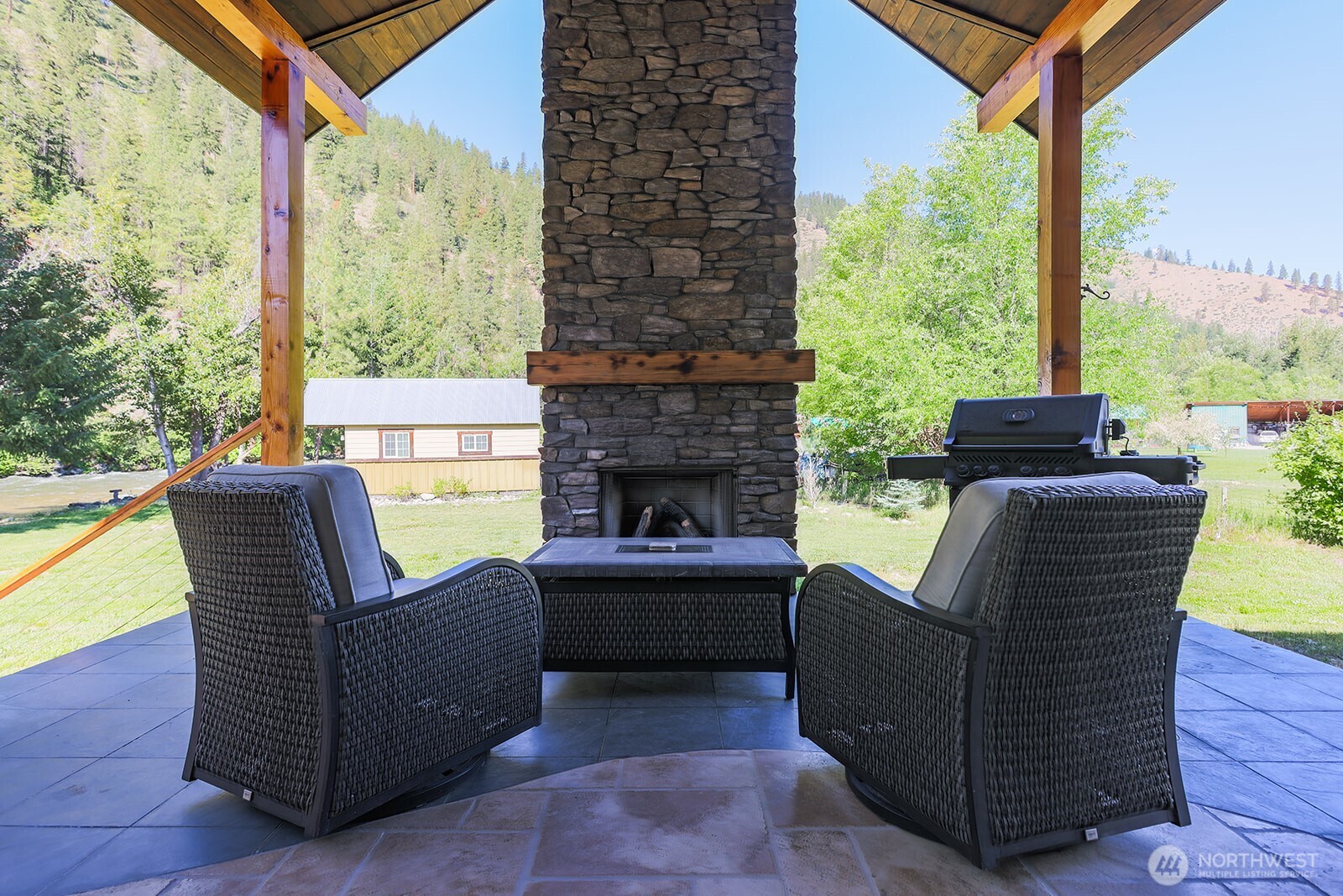 180 Country River Lane , Entiat, WA 98822