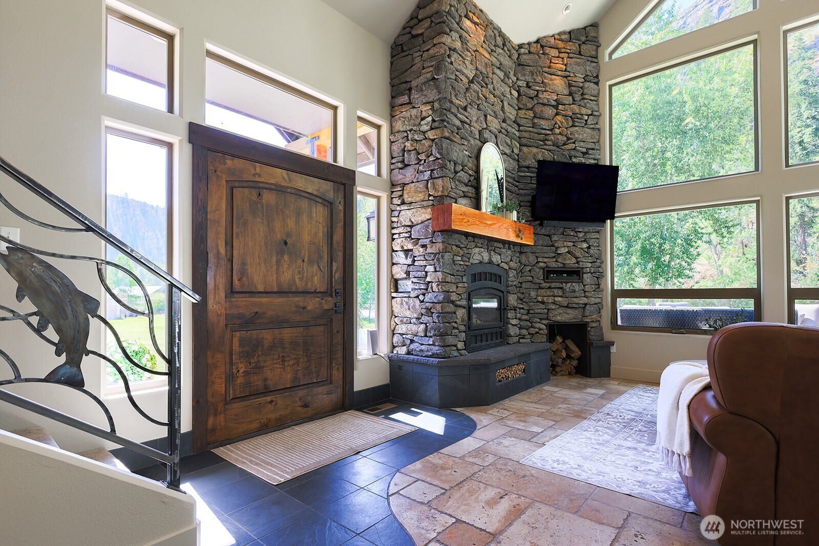 180 Country River Lane , Entiat, WA 98822