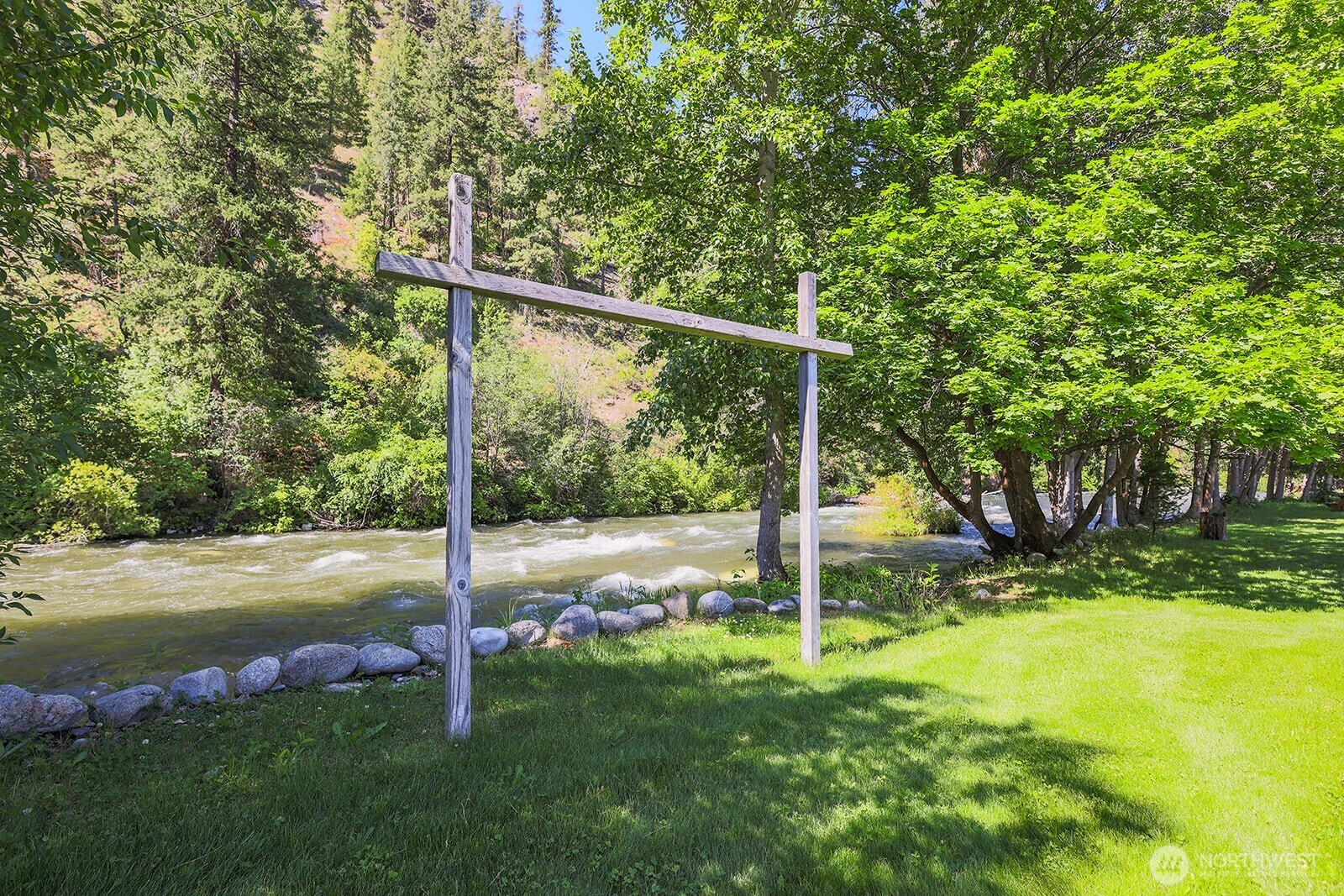 180 Country River Lane , Entiat, WA 98822