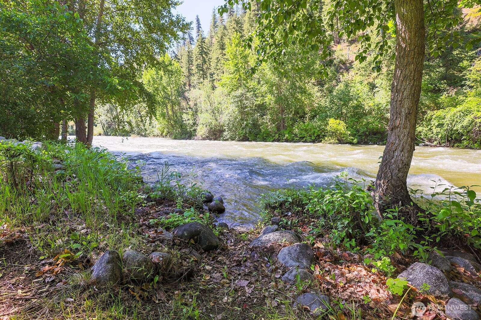 180 Country River Lane , Entiat, WA 98822