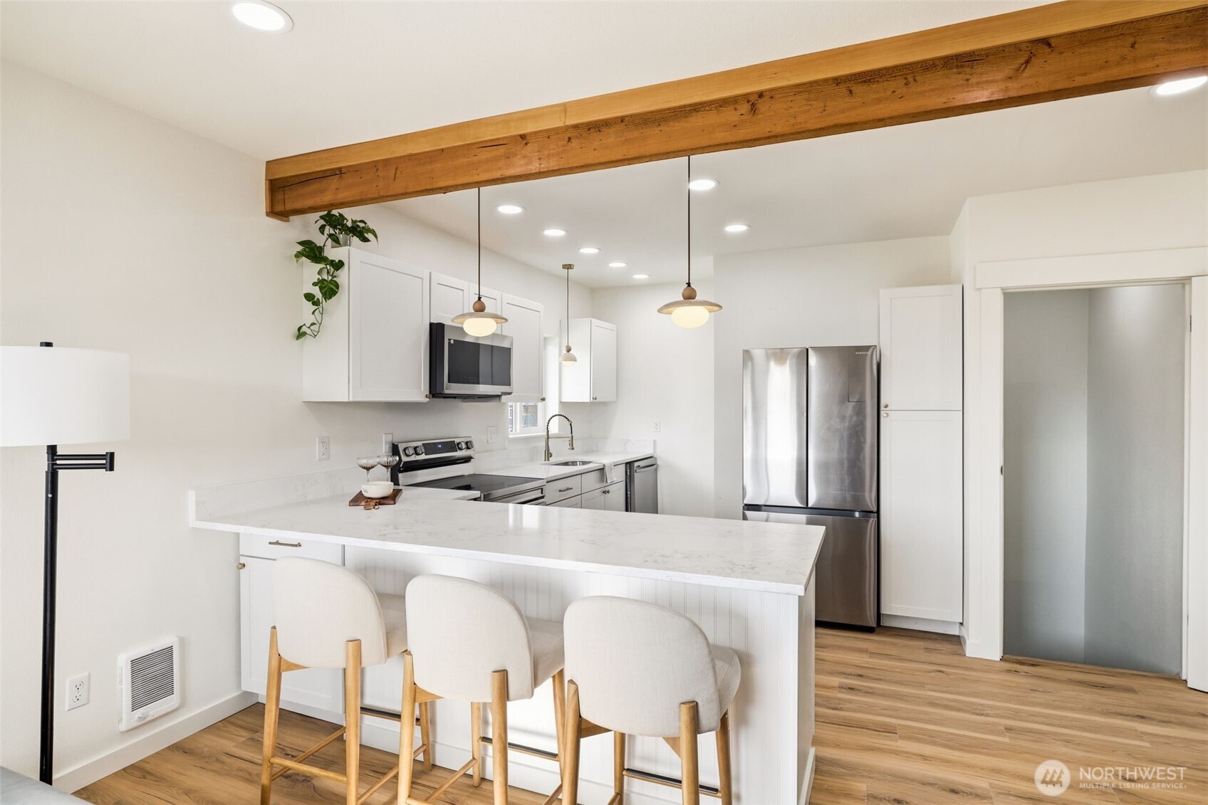 424 S Wright Avenue , Tacoma, WA 98418