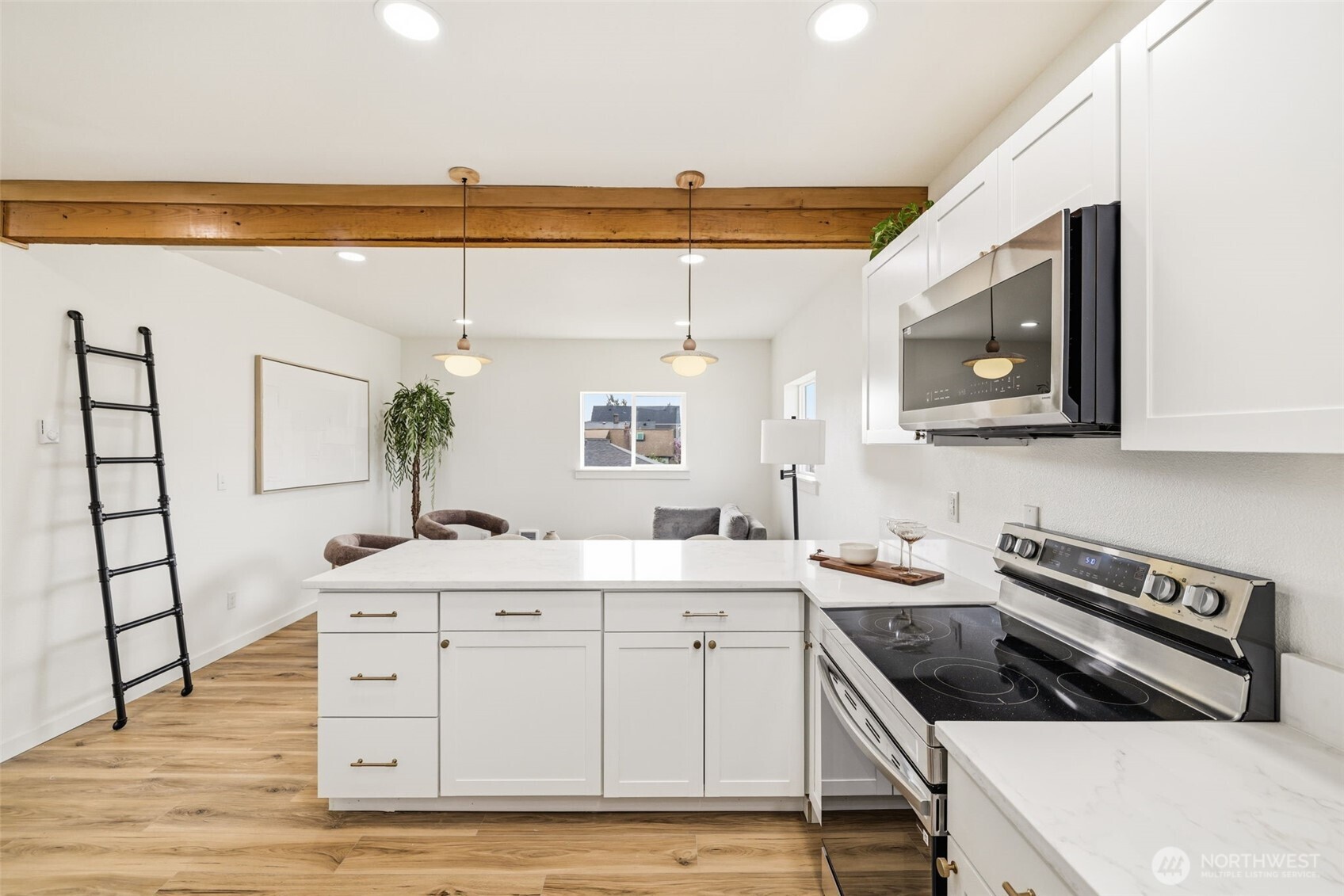 424 S Wright Avenue , Tacoma, WA 98418