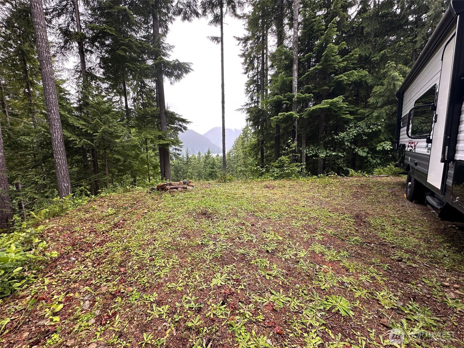 5156 N Lake Cushman Road , Hoodsport, WA 98548