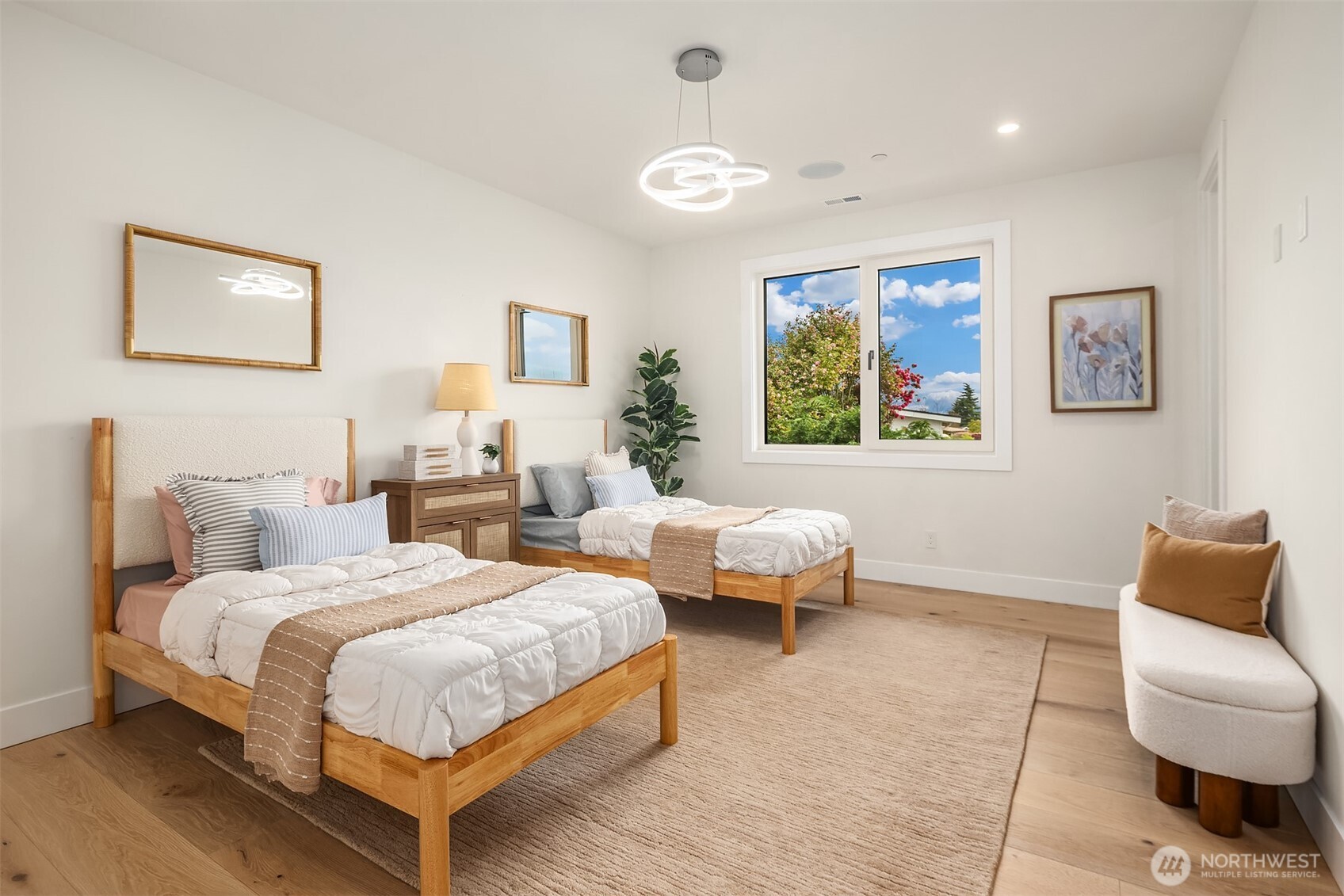 1810 91st Place NE, Clyde Hill, WA 98004