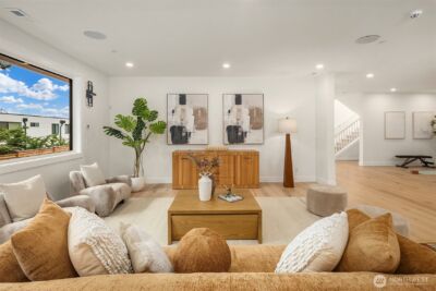 1810 91st Place NE, Clyde Hill, WA 98004 - Photo 31