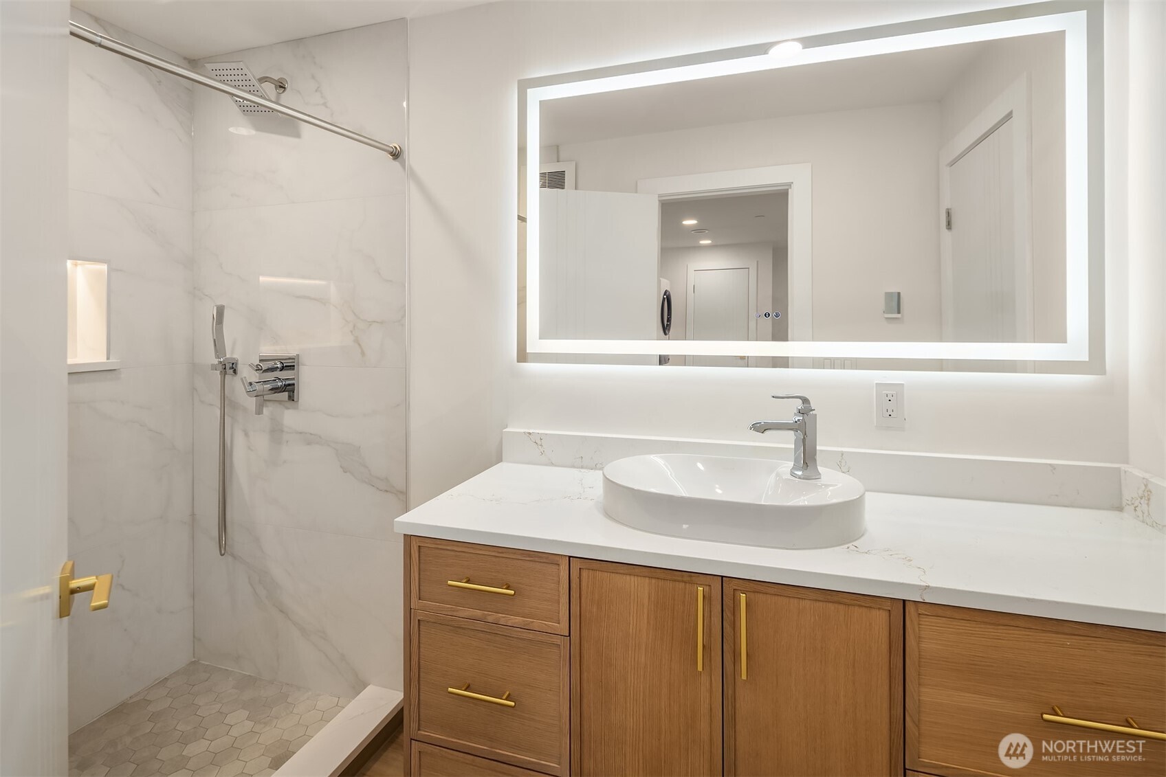 1810 91st Place NE, Clyde Hill, WA 98004