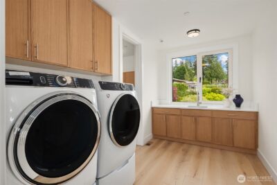 1810 91st Place NE, Clyde Hill, WA 98004 - Photo 35