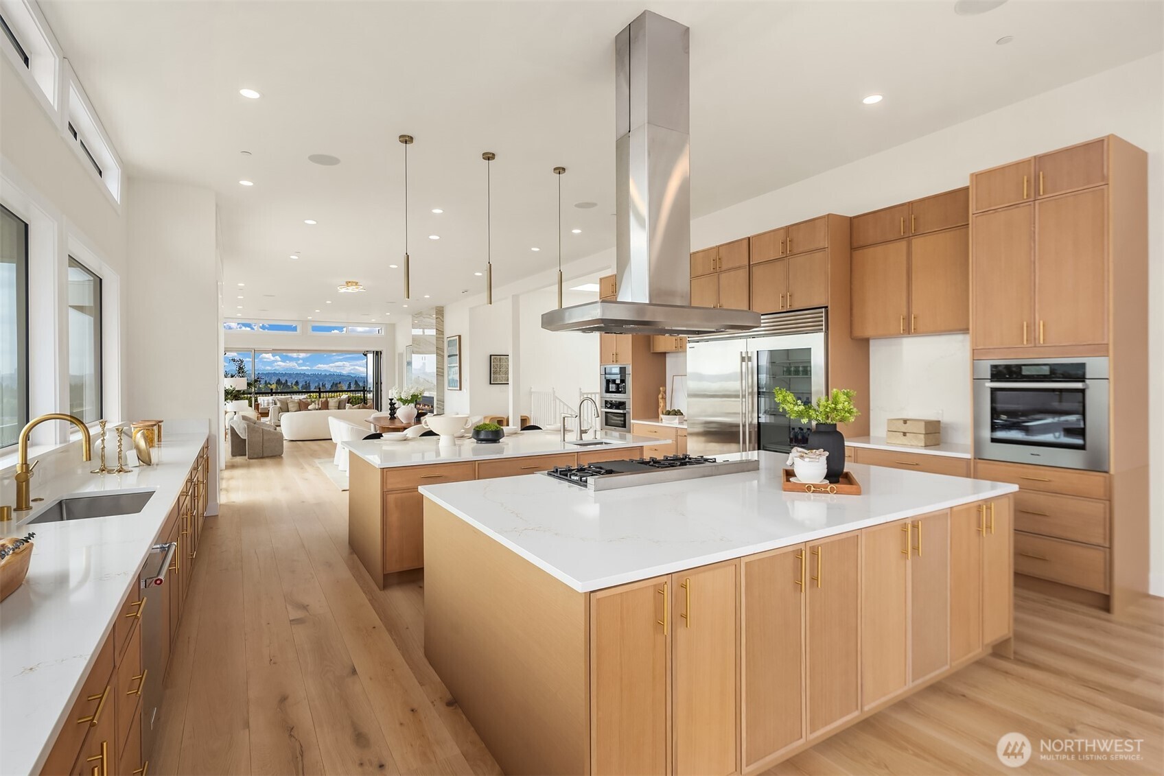 1810 91st Place NE, Clyde Hill, WA 98004