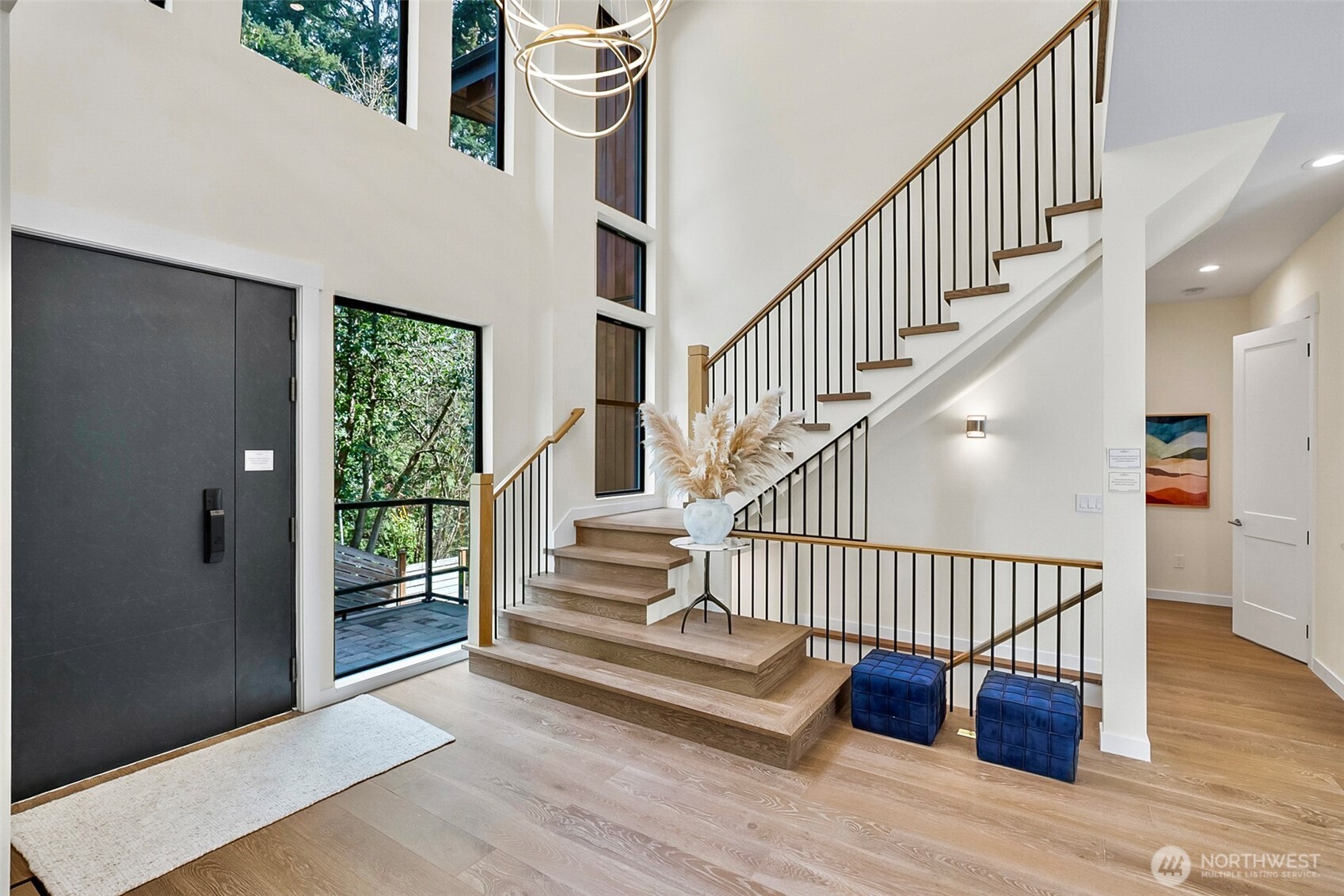 10823 SE 12th Street , Bellevue, WA 98004