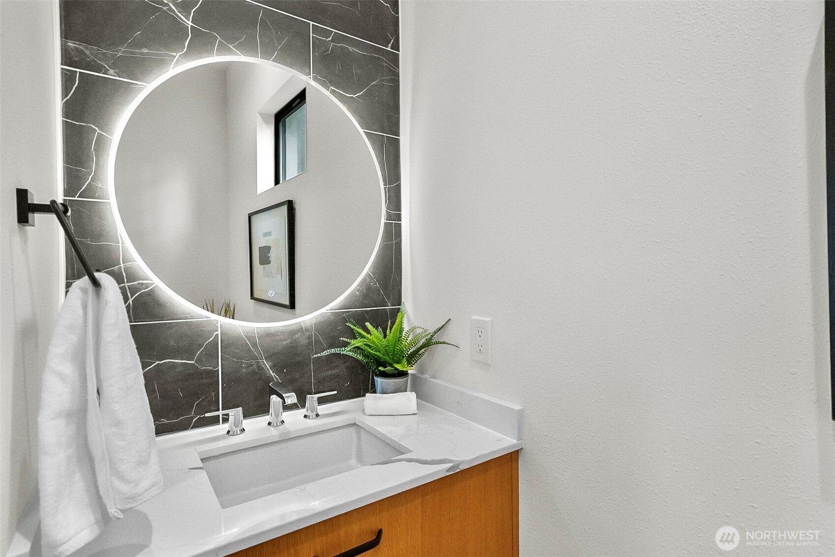 10823 SE 12th Street , Bellevue, WA 98004