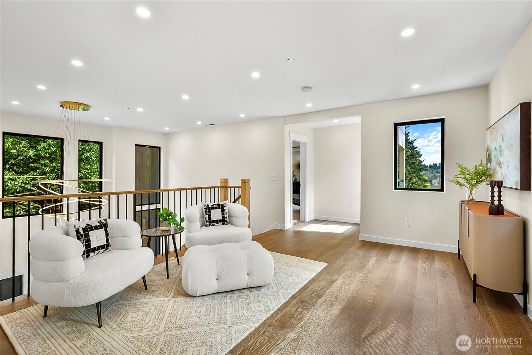 10823 SE 12th Street , Bellevue, WA 98004