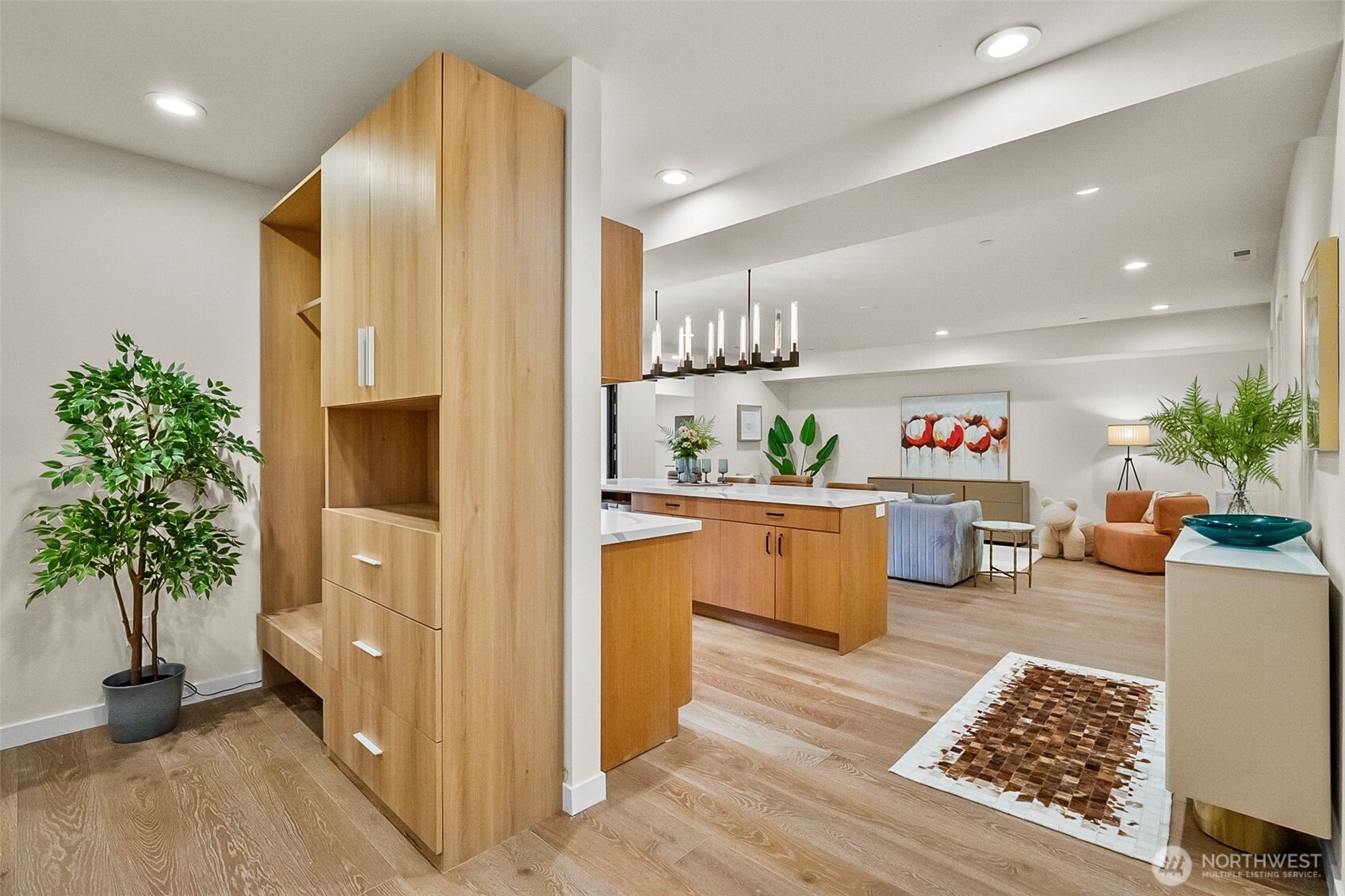 10823 SE 12th Street , Bellevue, WA 98004
