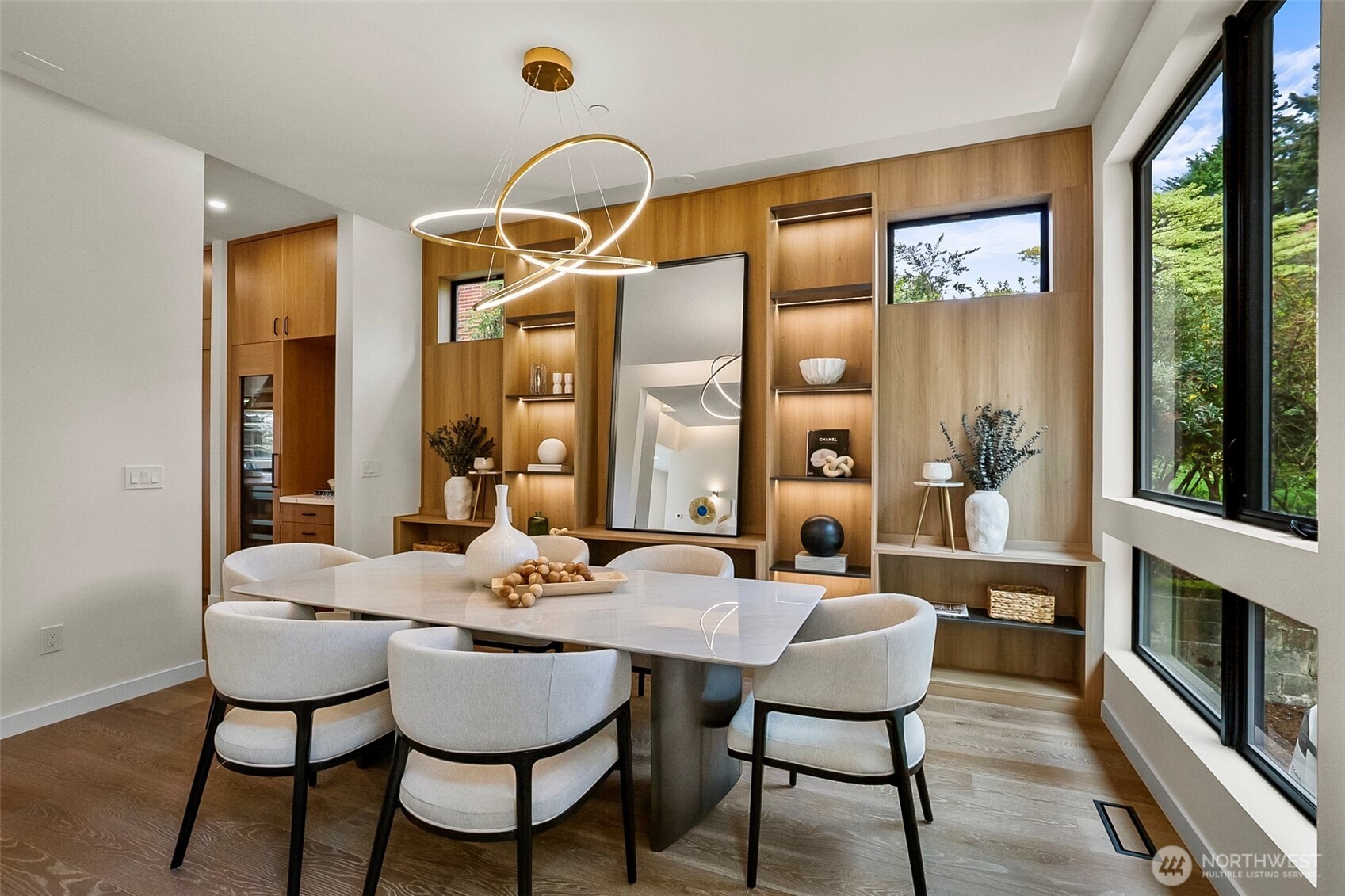 10823 SE 12th Street , Bellevue, WA 98004