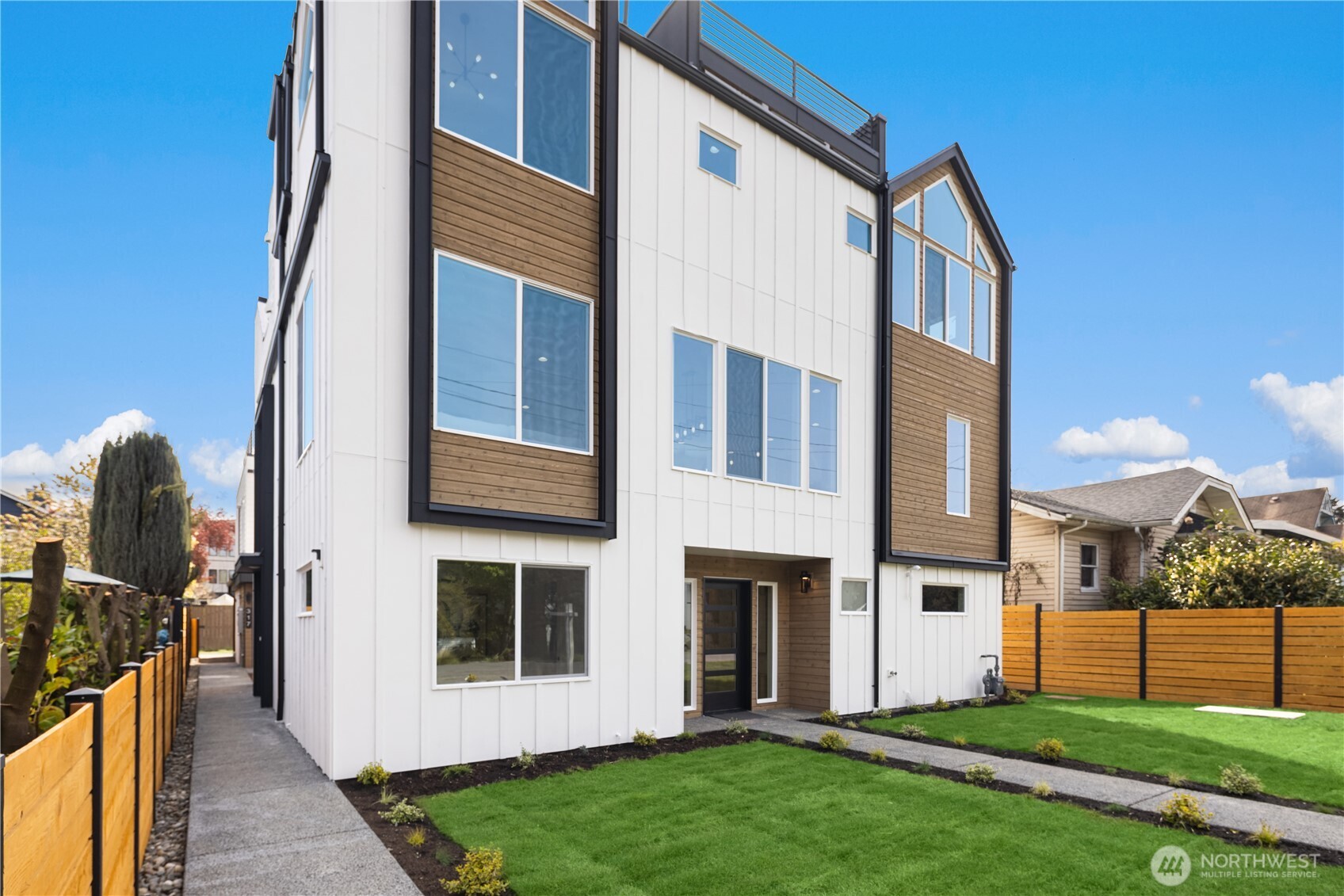 319 NW 87th Street , Seattle, WA 98117