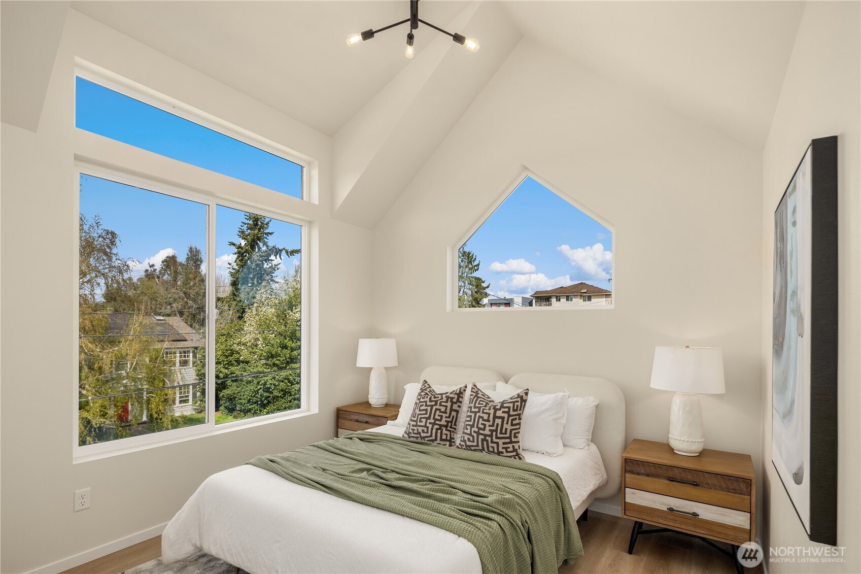 319 NW 87th Street , Seattle, WA 98117