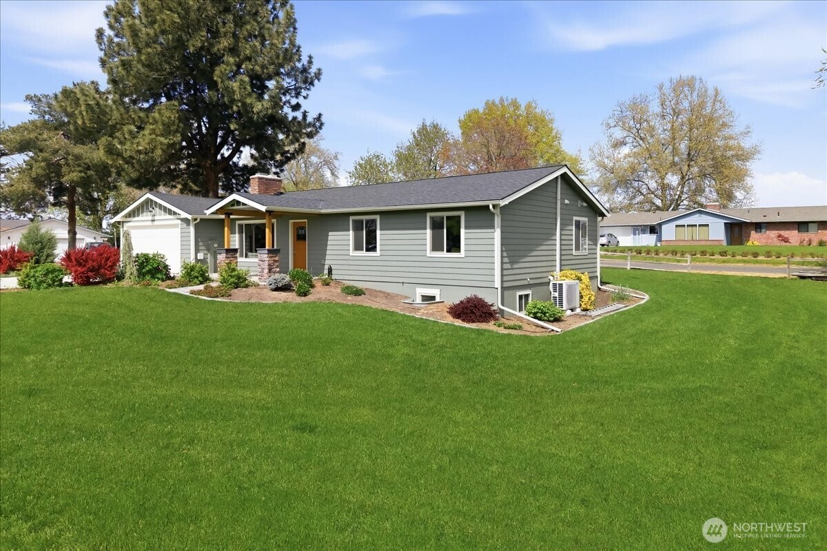 919 Stanley Drive , College Place, WA 99324