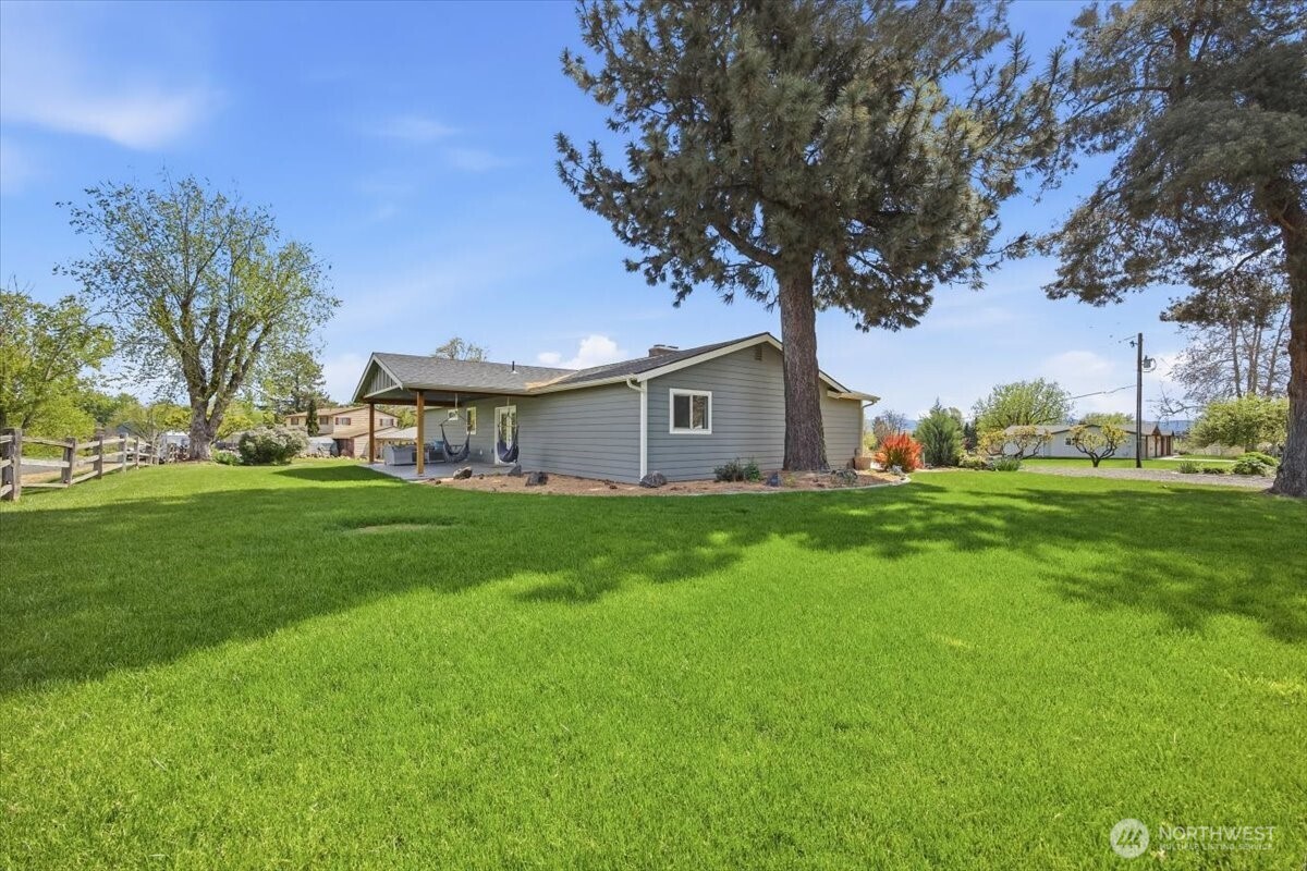 919 Stanley Drive , College Place, WA 99324