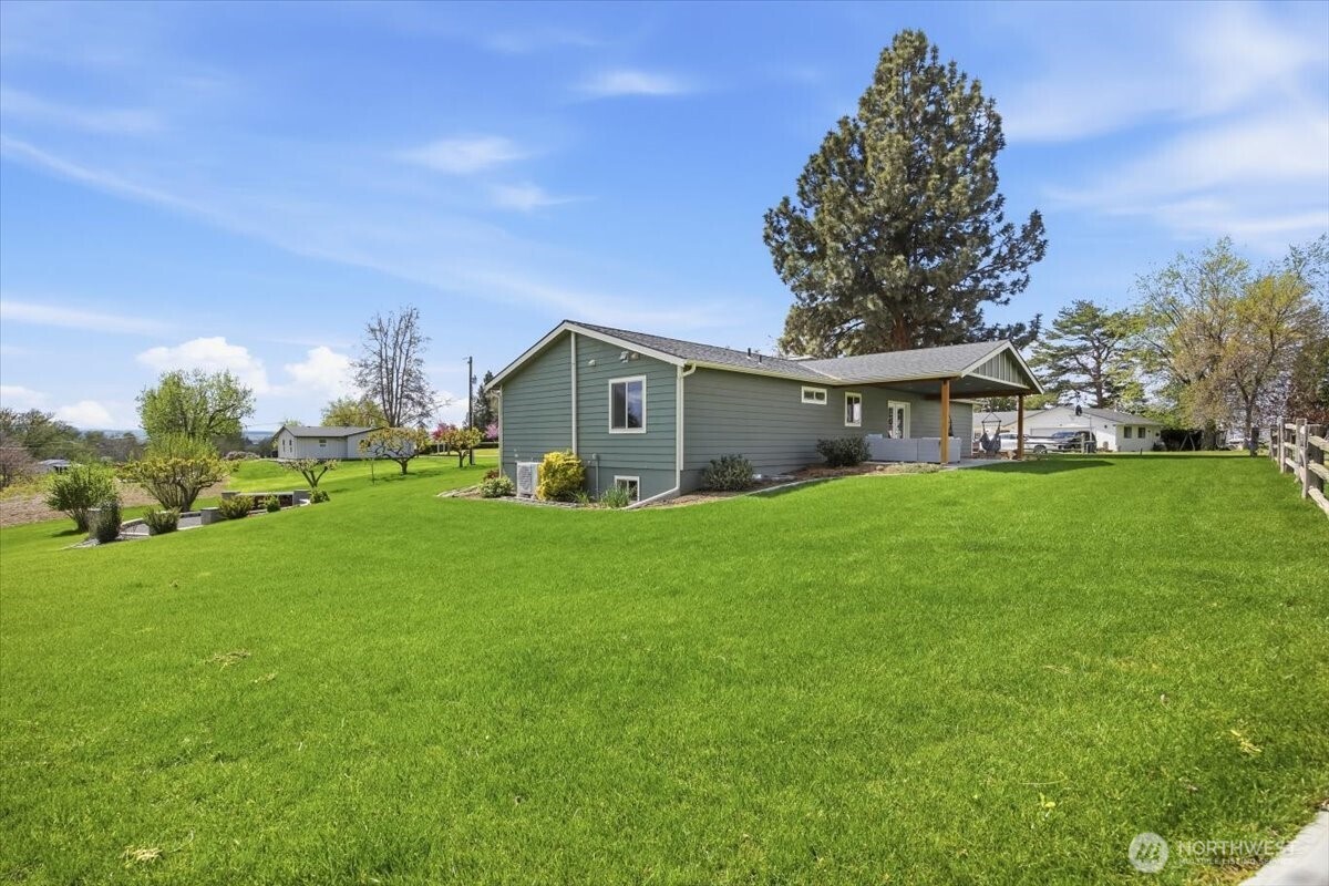 919 Stanley Drive , College Place, WA 99324