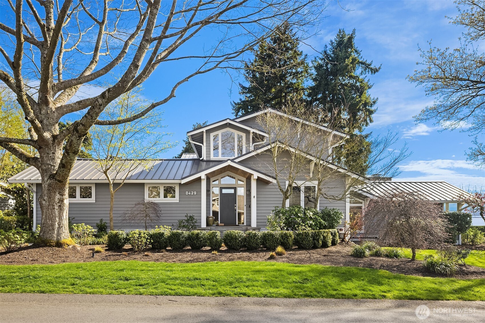 8429 NE 7th Street , Medina, WA 98039