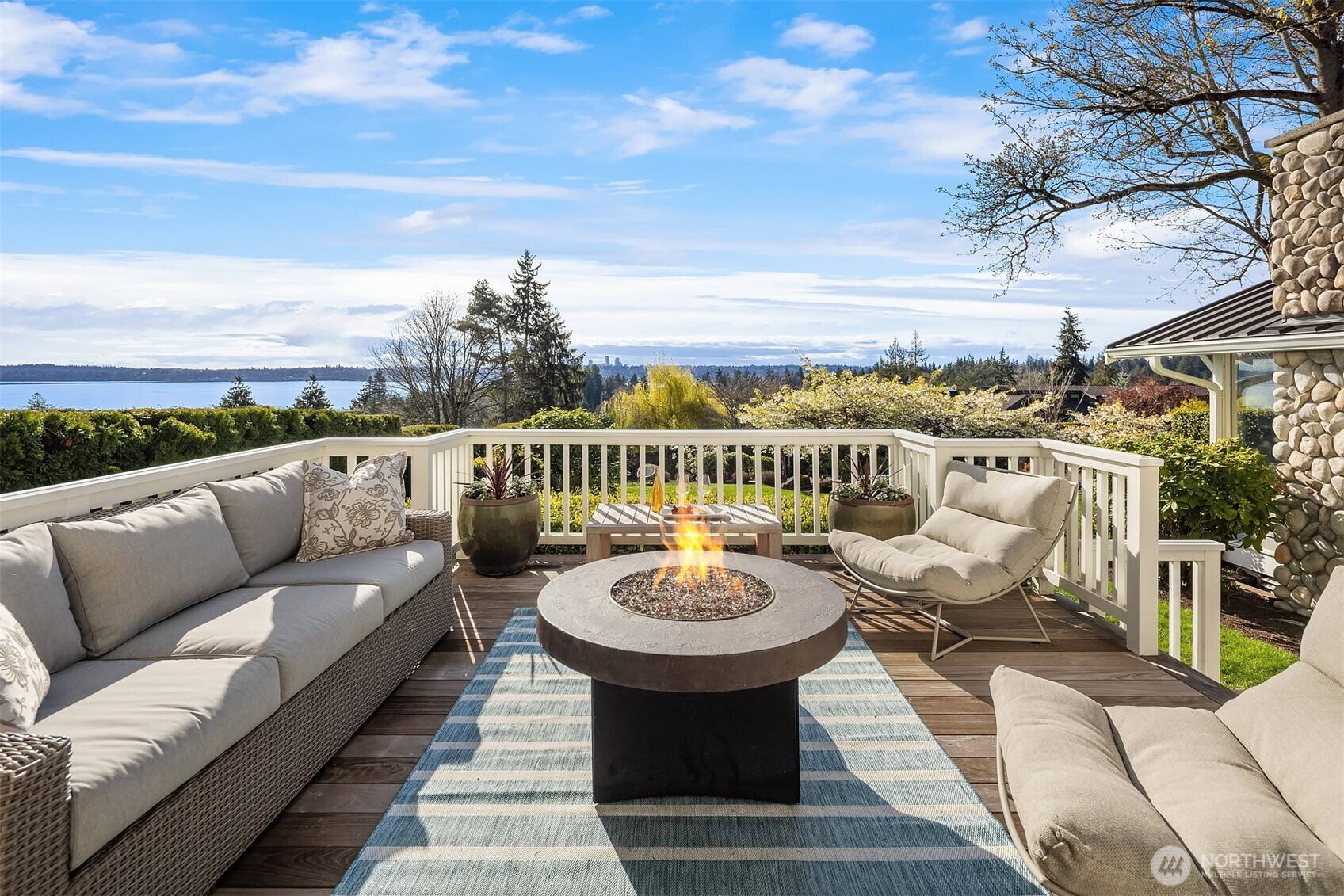 8429 NE 7th Street , Medina, WA 98039
