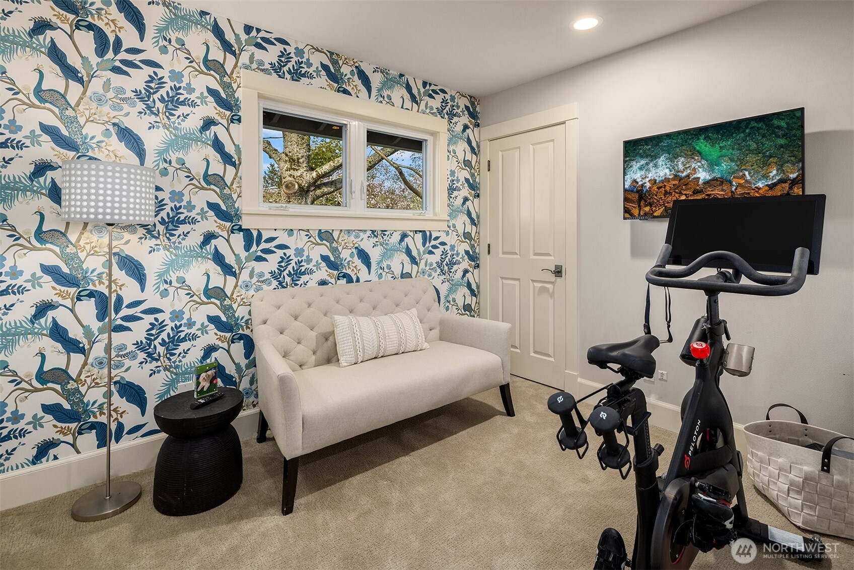 8429 NE 7th Street , Medina, WA 98039