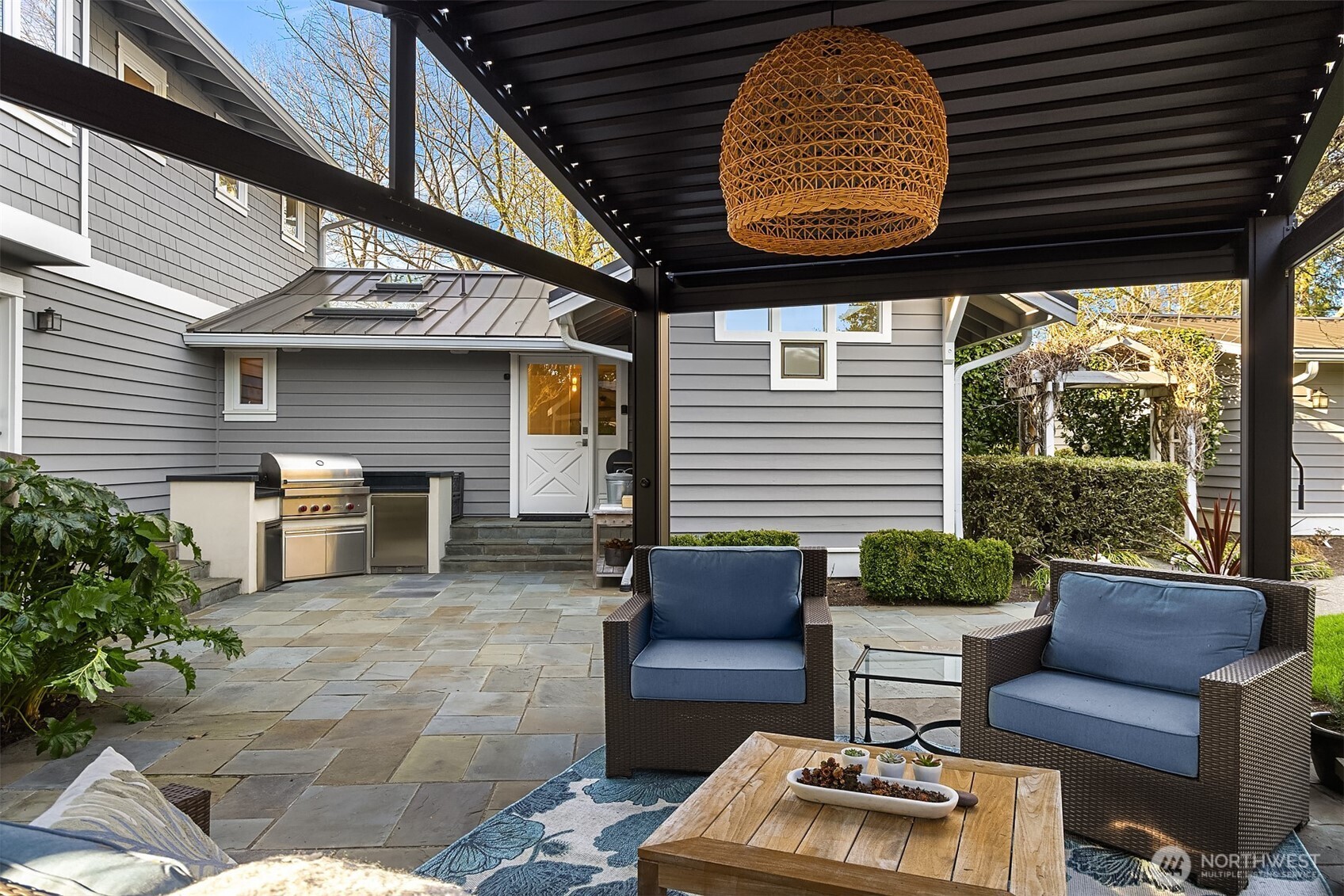 8429 NE 7th Street , Medina, WA 98039
