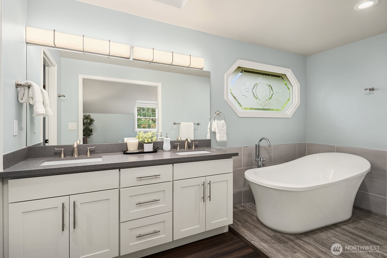 14314 NE 10th Place , Bellevue, WA 98007