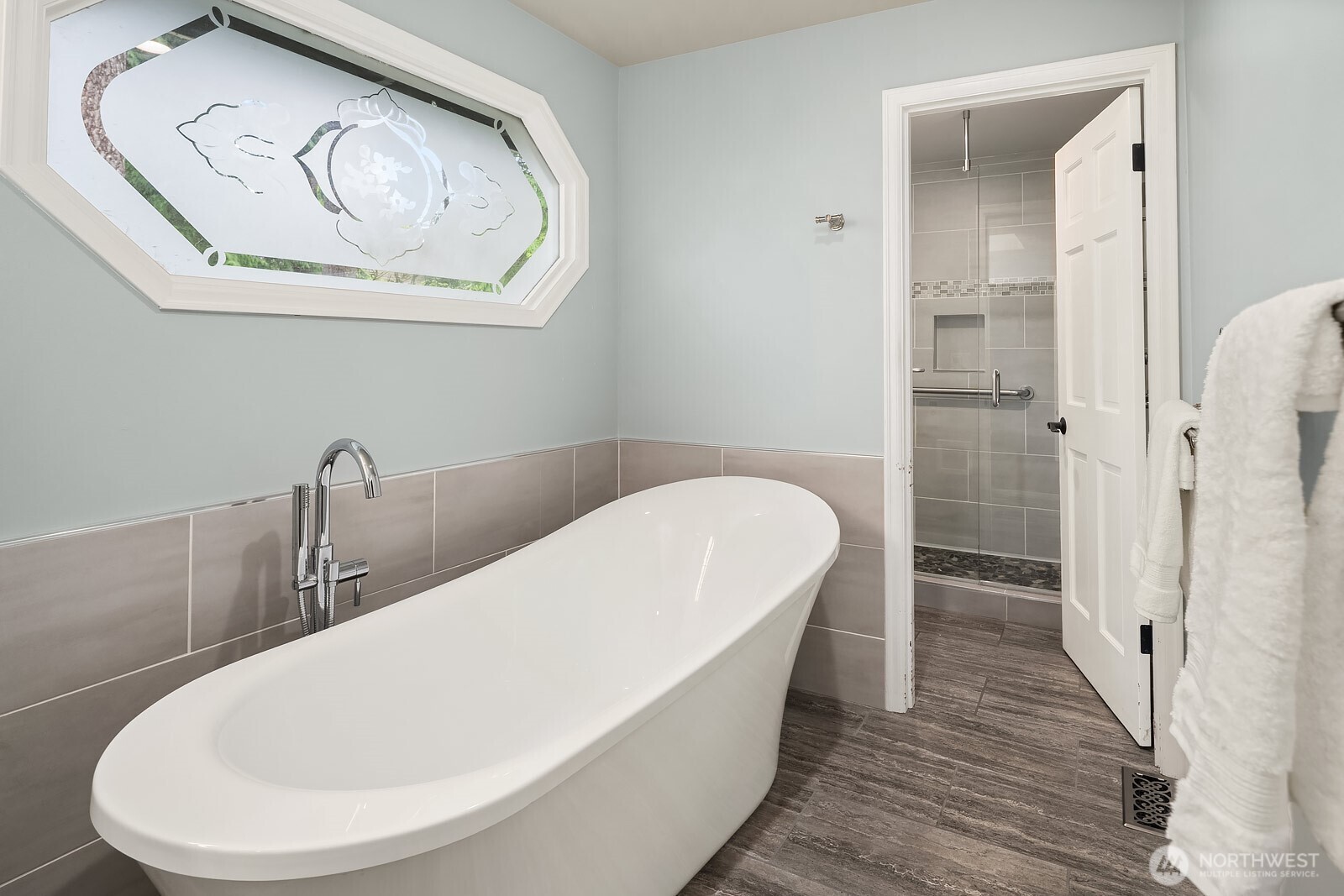 14314 NE 10th Place , Bellevue, WA 98007