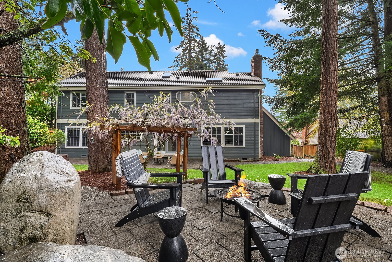 14314 NE 10th Place , Bellevue, WA 98007