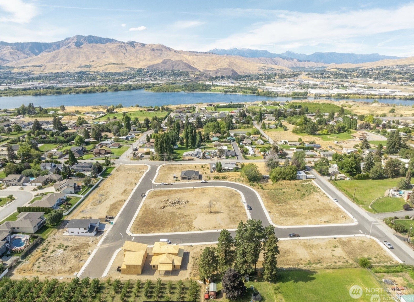 3279 NW Brianna Avenue , East Wenatchee, WA 98802