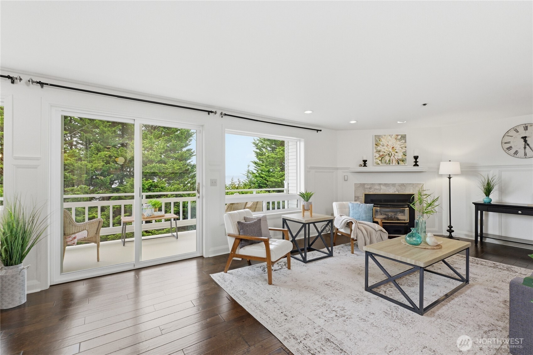 28701 6th Place S #107, Des Moines, WA 98198