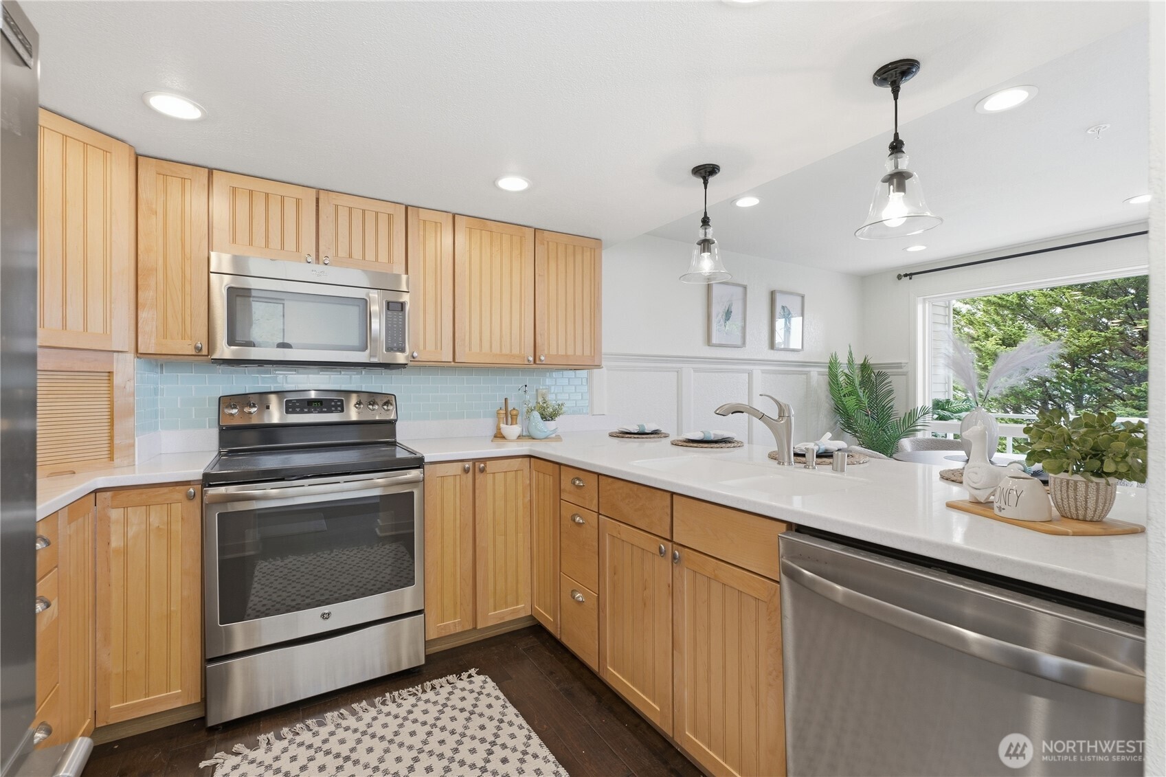 28701 6th Place S #107, Des Moines, WA 98198