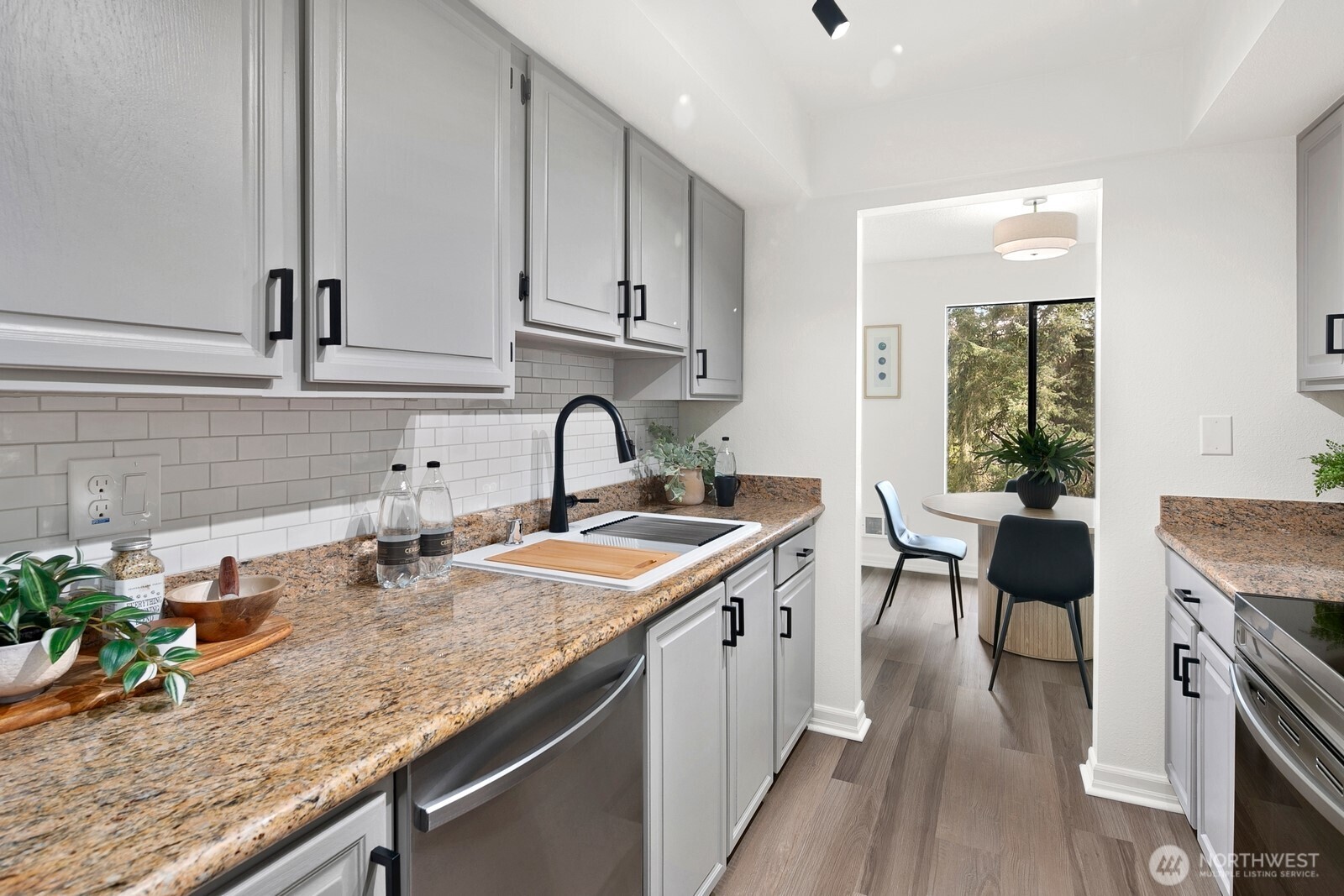 10508 NE 32nd Place #G302, Bellevue, WA 98004