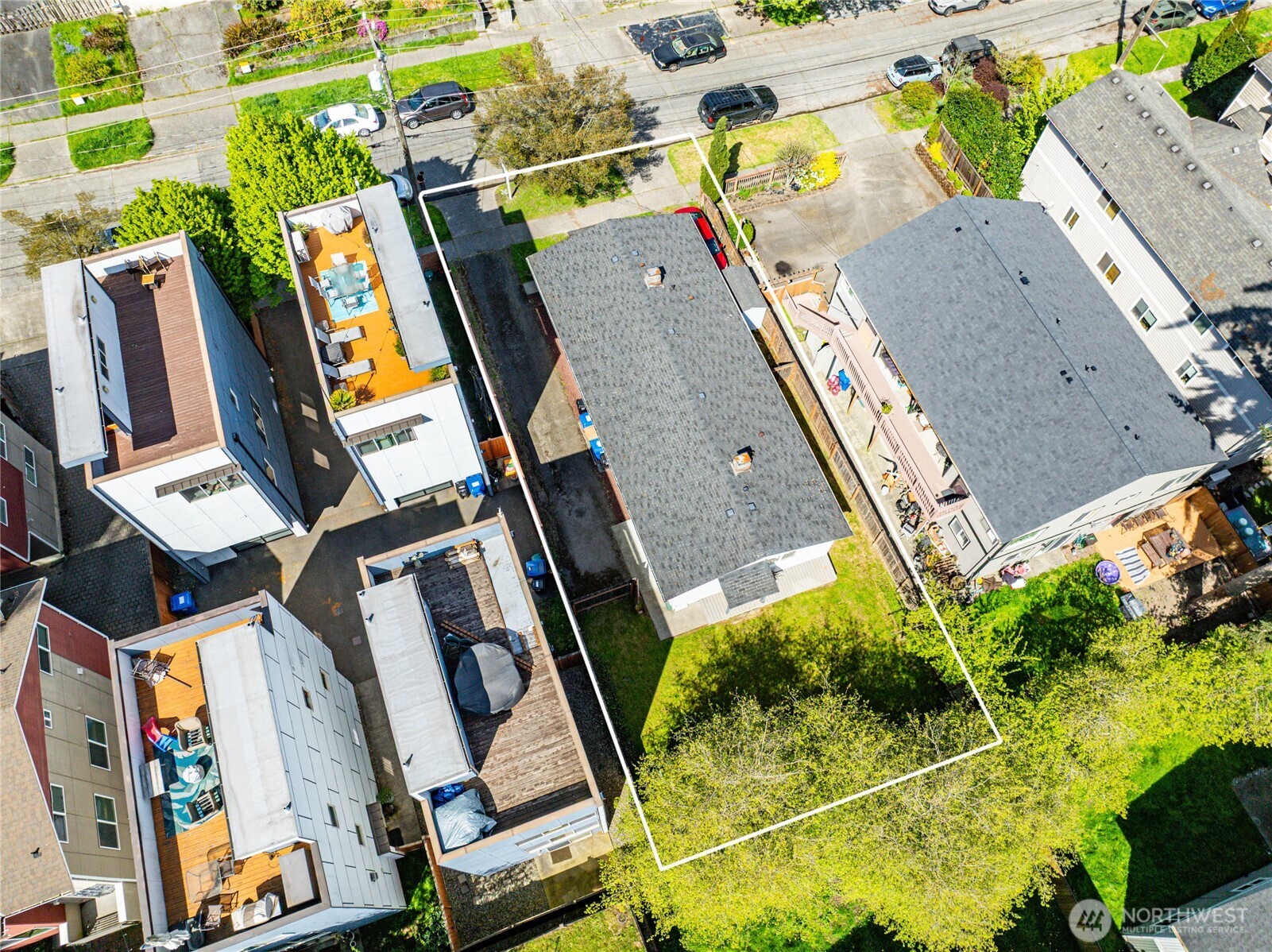 2827 SW Nevada Street , Seattle, WA 98126